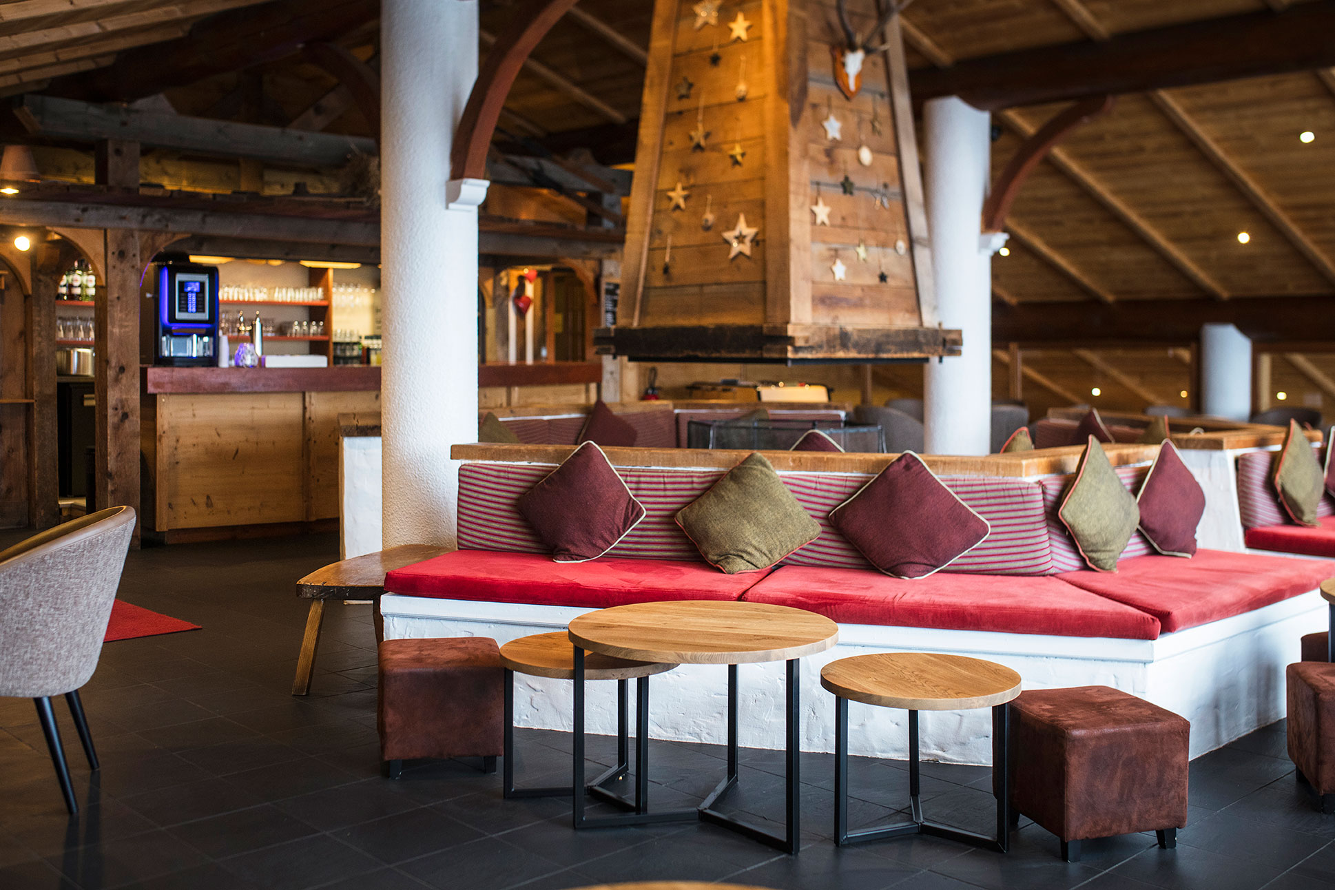 Hotel Alpen Roc interior view 2 - accommodation facilities and amenities