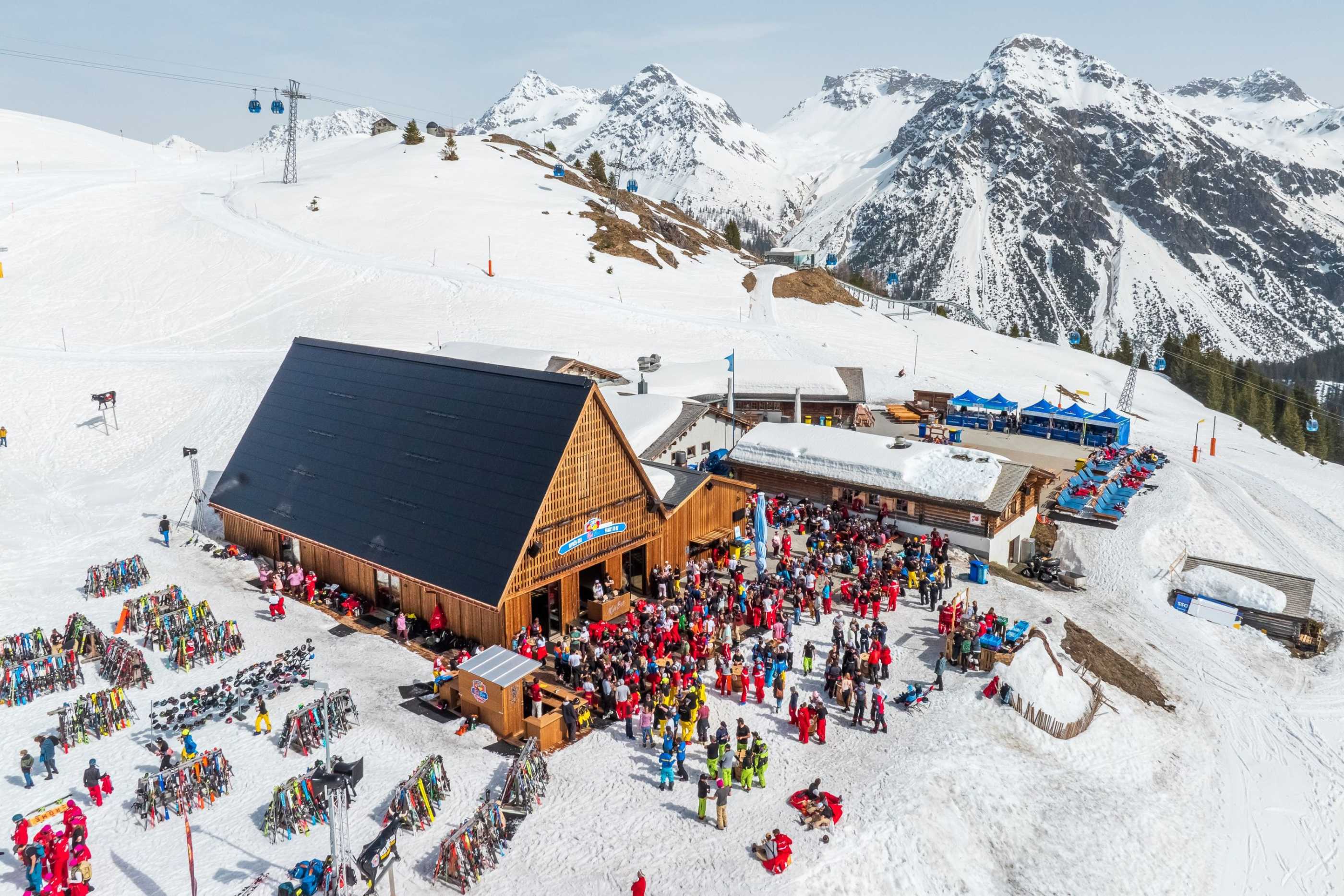 Apres ski at the Kuhbar, Arosa