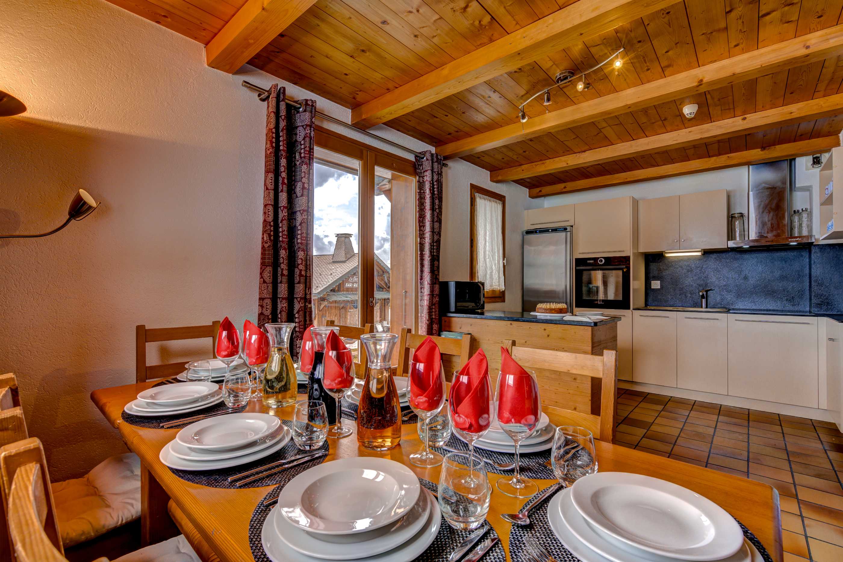 Chalet Lauzes interior view 5 - accommodation facilities and amenities