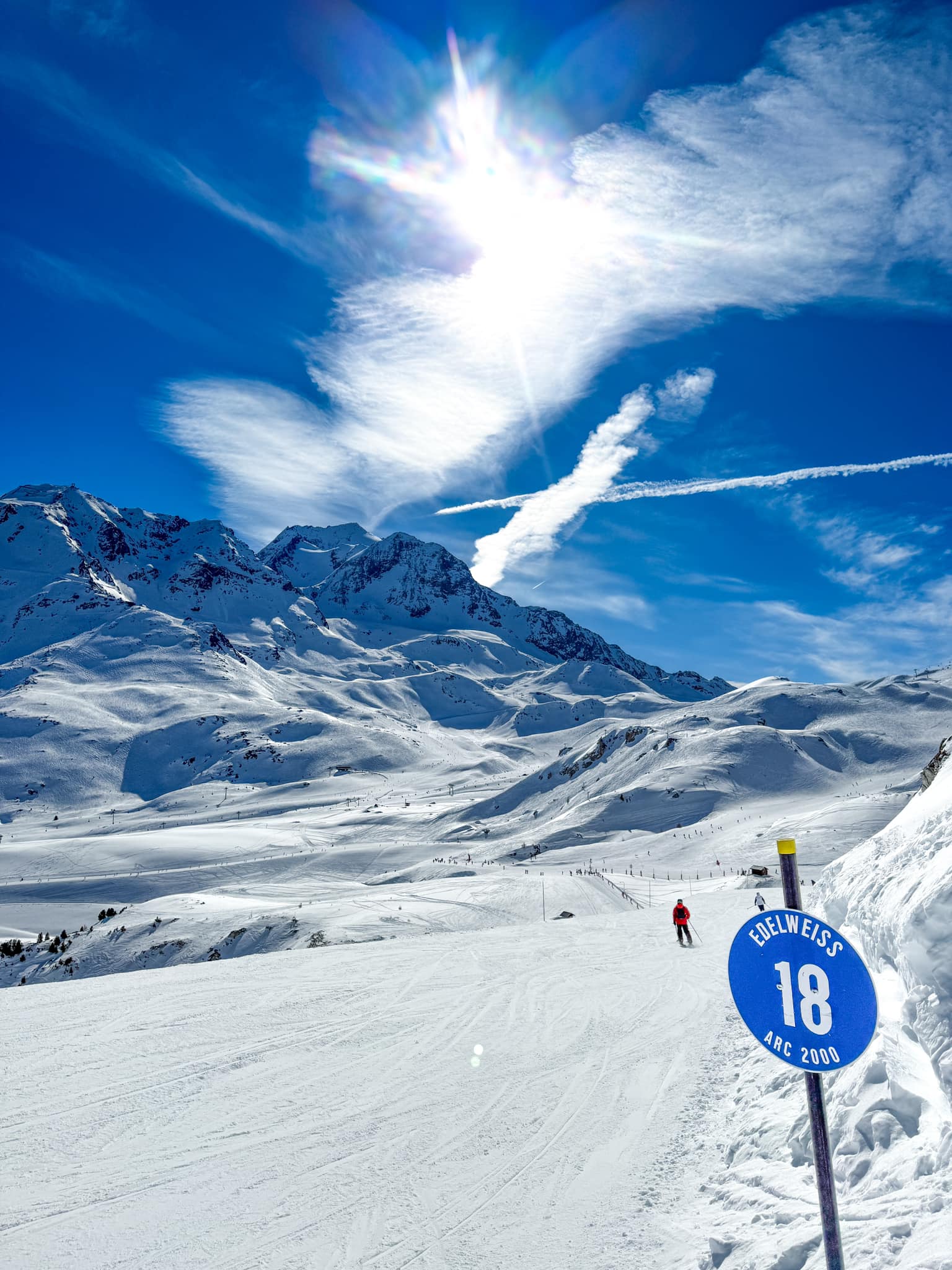 Les Arcs skiing - blue sky
