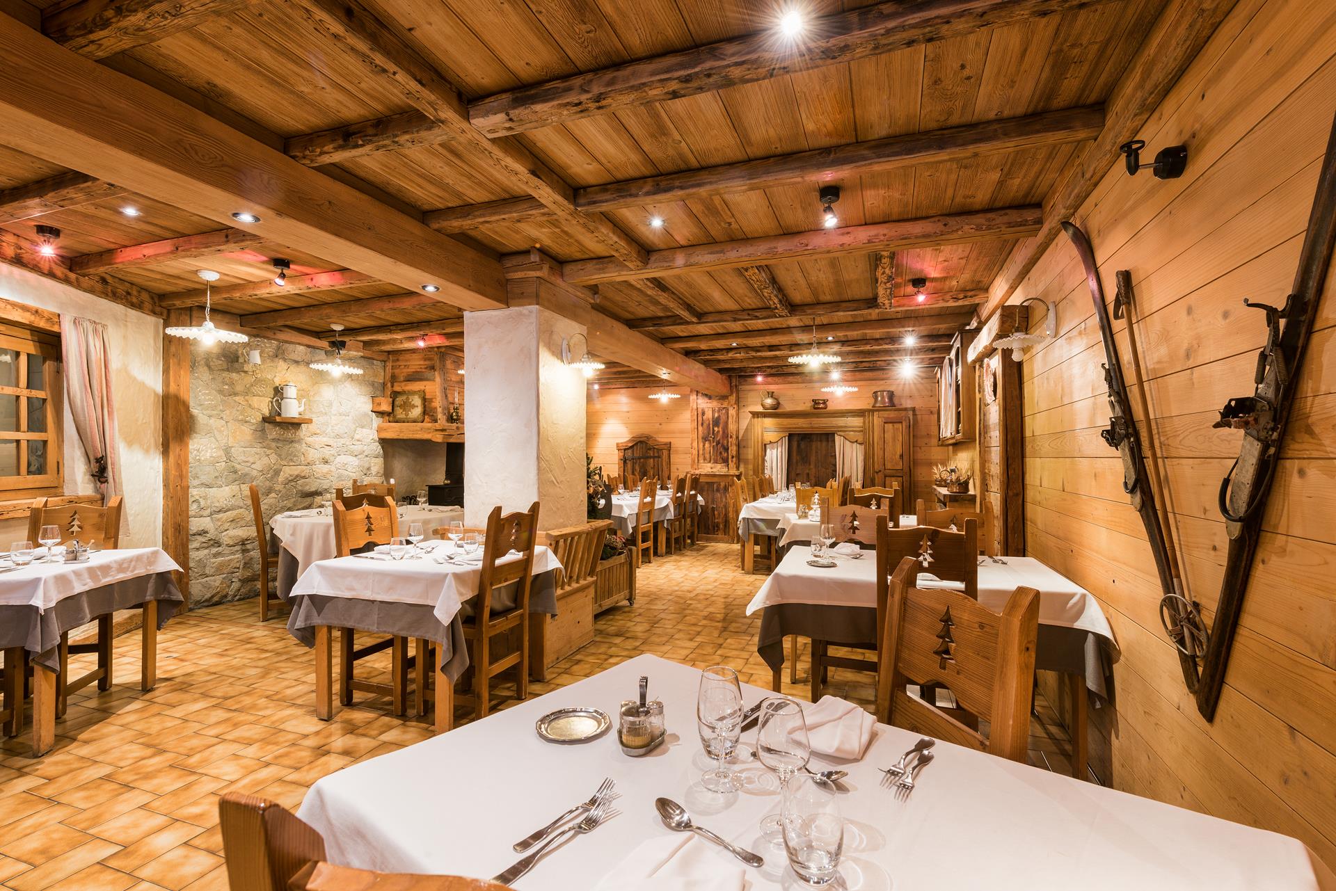 Hotel Le Petit Dru interior view 6 - accommodation facilities and amenities