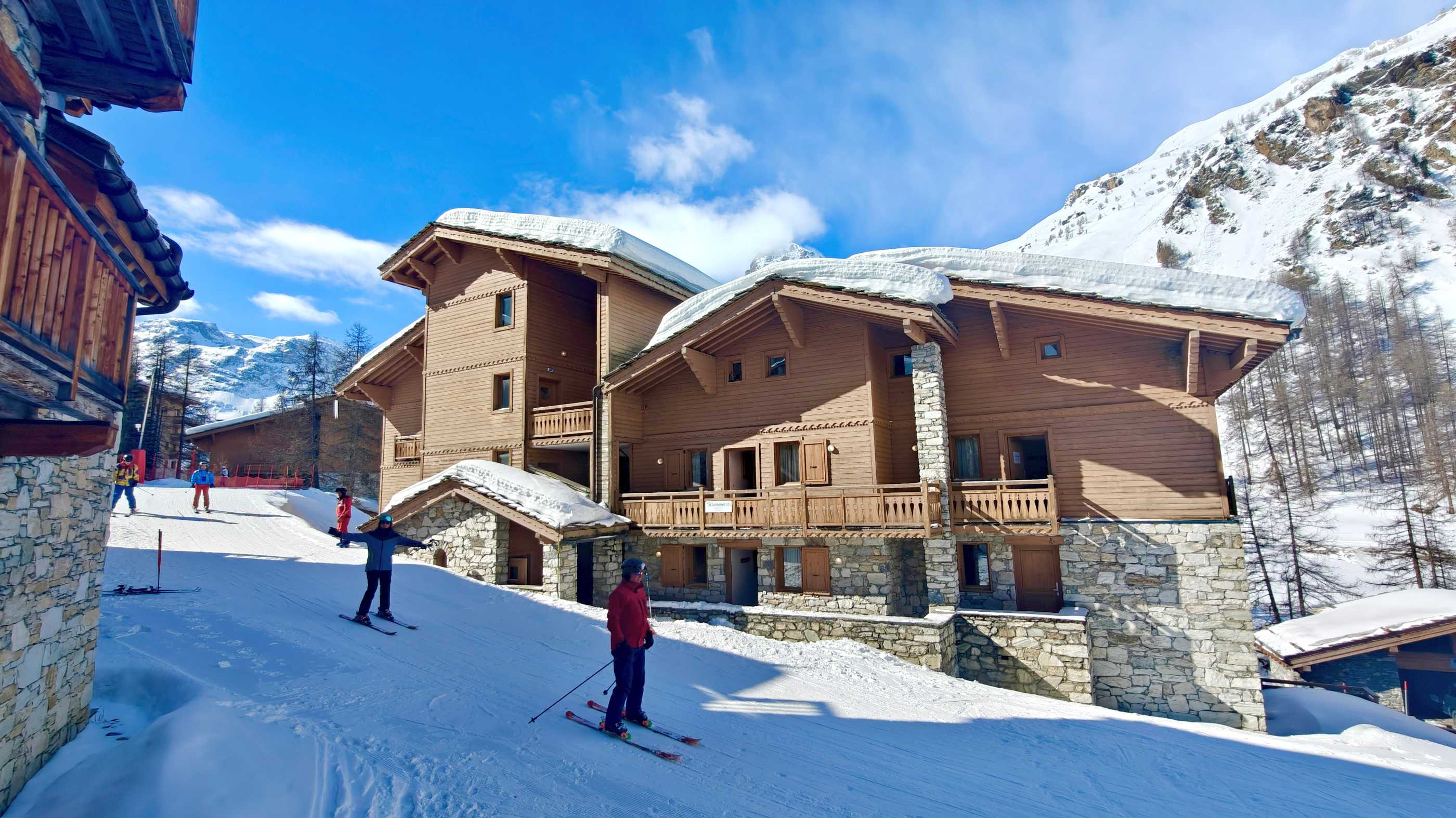 Ski-in, ski-out catered chalets in Val d Isere - Santons piste