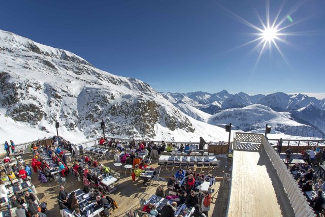 Alpe d'Huez - Sunny mountain terrace