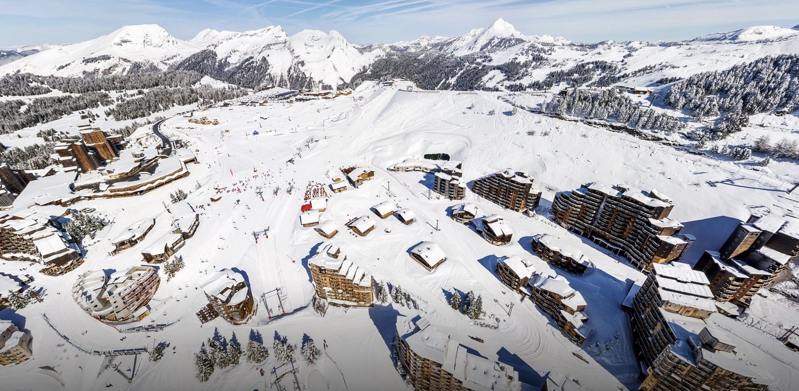 View the range of short ski break catered chalets, provided by our sister company, SkiWeekends. 3 - 7 night catered chalet ski holidays. Some ski-in/ski-out, some with a hot tub.