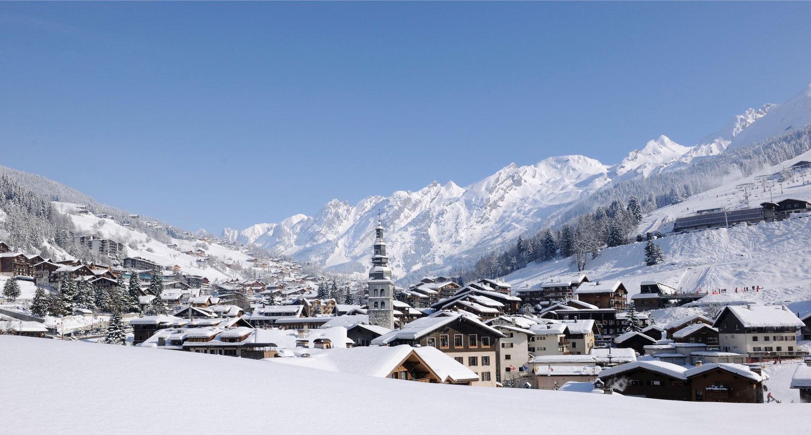 La Clusaz ski resort - stunning mountain views and ski slopes
