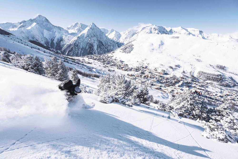Les Deux Alpes ski resort - stunning mountain views and ski slopes
