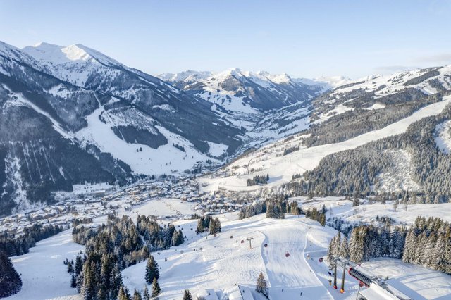 Saalback Ski Resort | Ski Holidays - village view