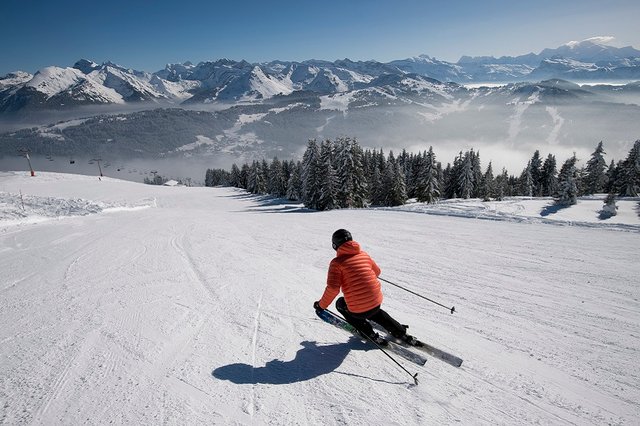 Les Gets skiing