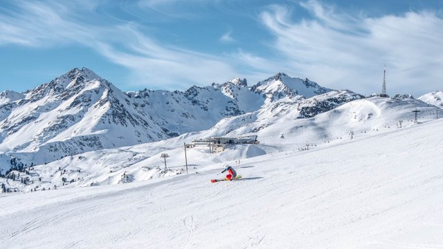 St Anton Ski Resort - skiing